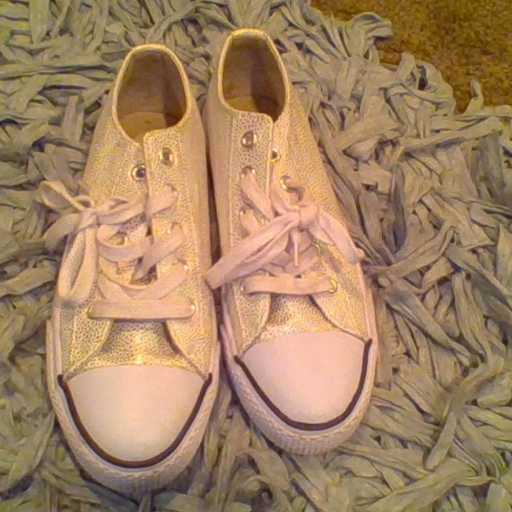 Airwalk size (womens) 9 sneakers.